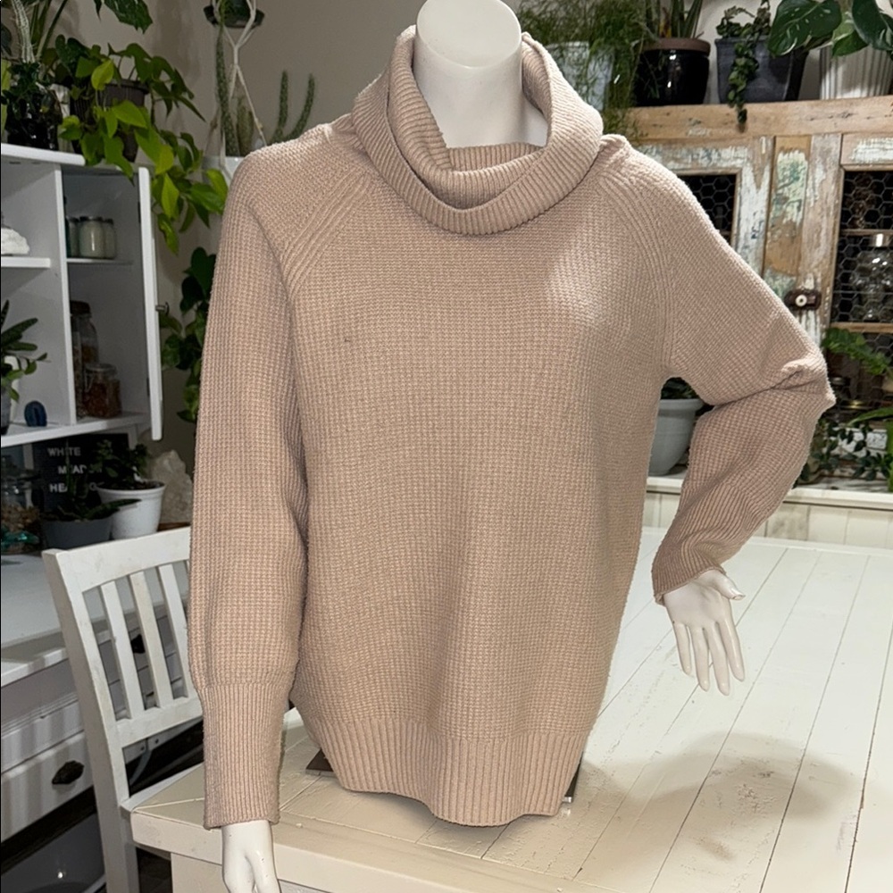 Joan VASS New York Med turtleneck sweater long petal pink blush GUC